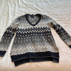 Ann Taylor V Neck Seeater
